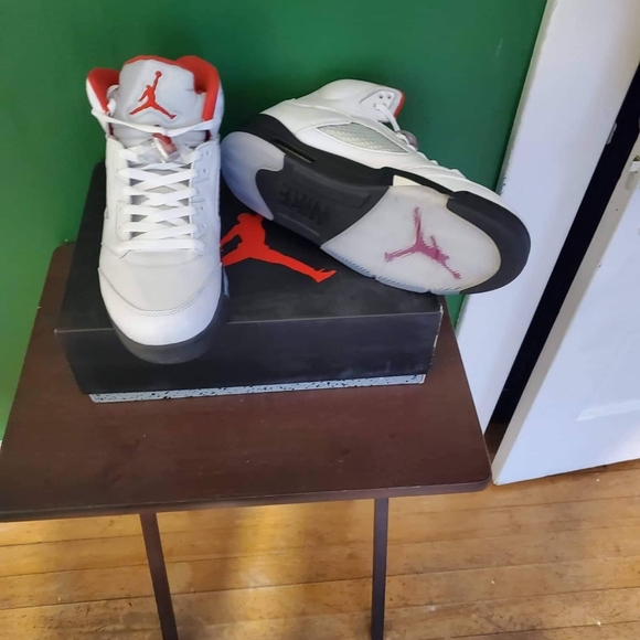 Shoe - Picture 2 of 5